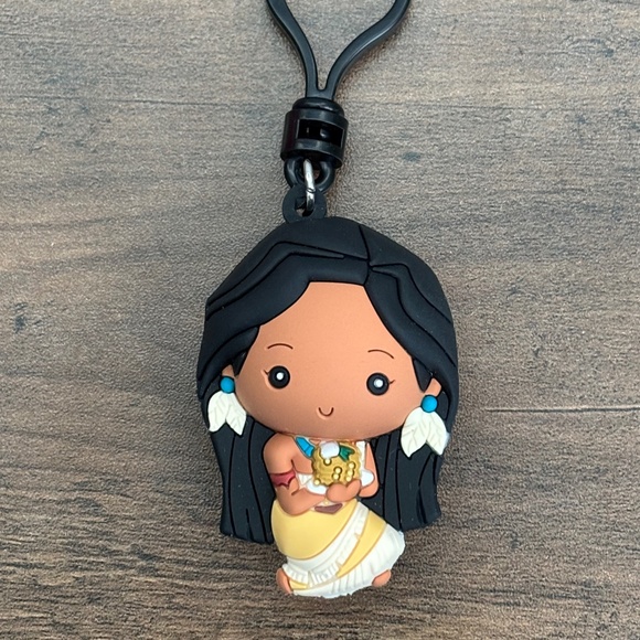 DISNEY Series 44 Princess POCAHONTAS 3D Figural BAG CLIP Backpack Maize Cake - Picture 1 of 7